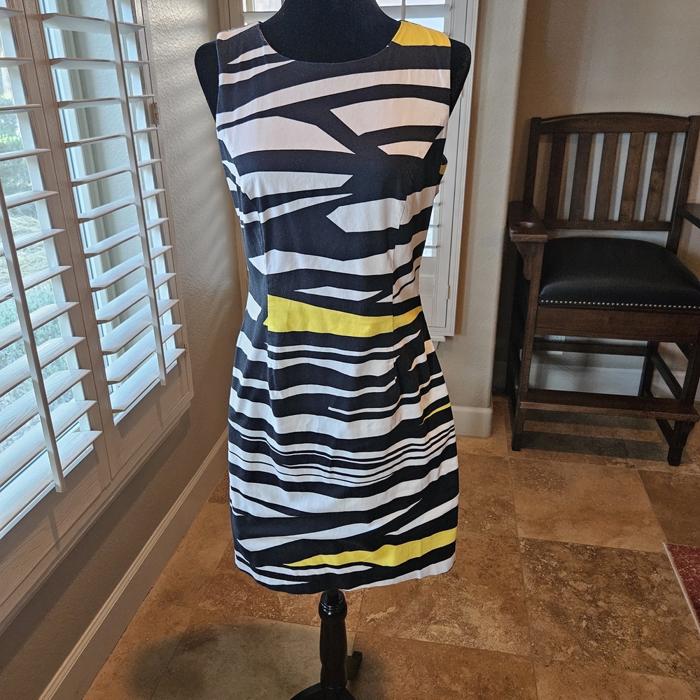 Badgley Mischka Black and Yellow Patterned Mini Dress